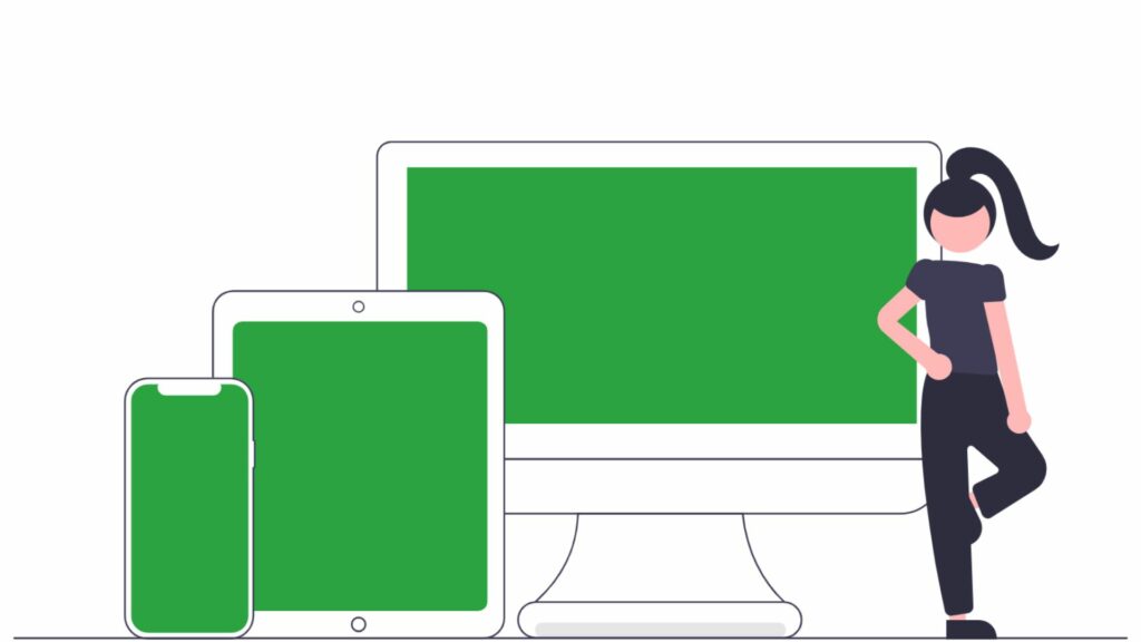 Personne s'appuyant sur un écran d'ordinateur avec une tablette et un téléphone portable à côté, afin de montrer la diffusion d'un document interactif: mail, mobile/tablettes.
